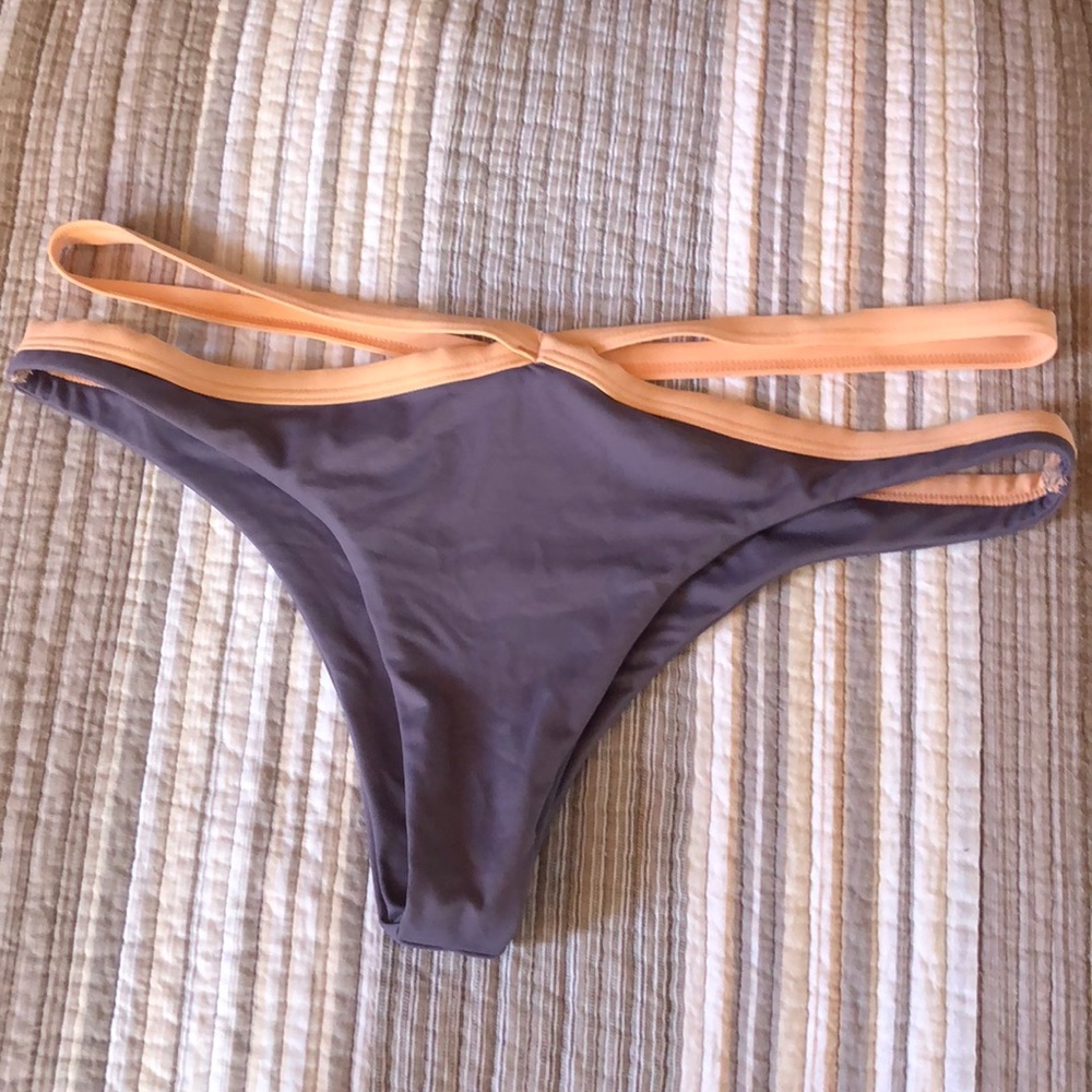 O’Neill bathing suit bottoms size medium